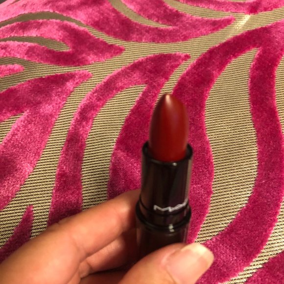 MAC - LOVE ME LIPSTICK + Cosmetic Bag - Picture 8 of 12